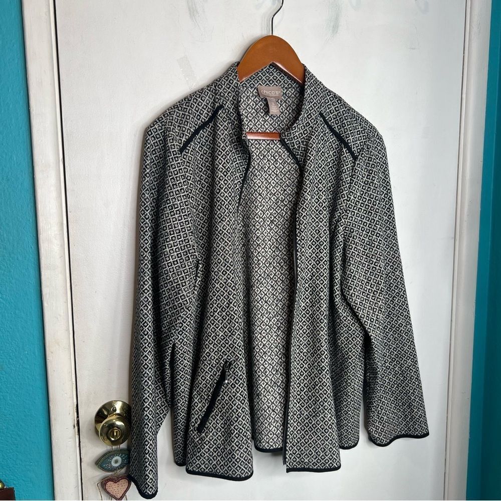 Womens Jacket-CHICO'S-black/white "Geneva Geometric" zip-up